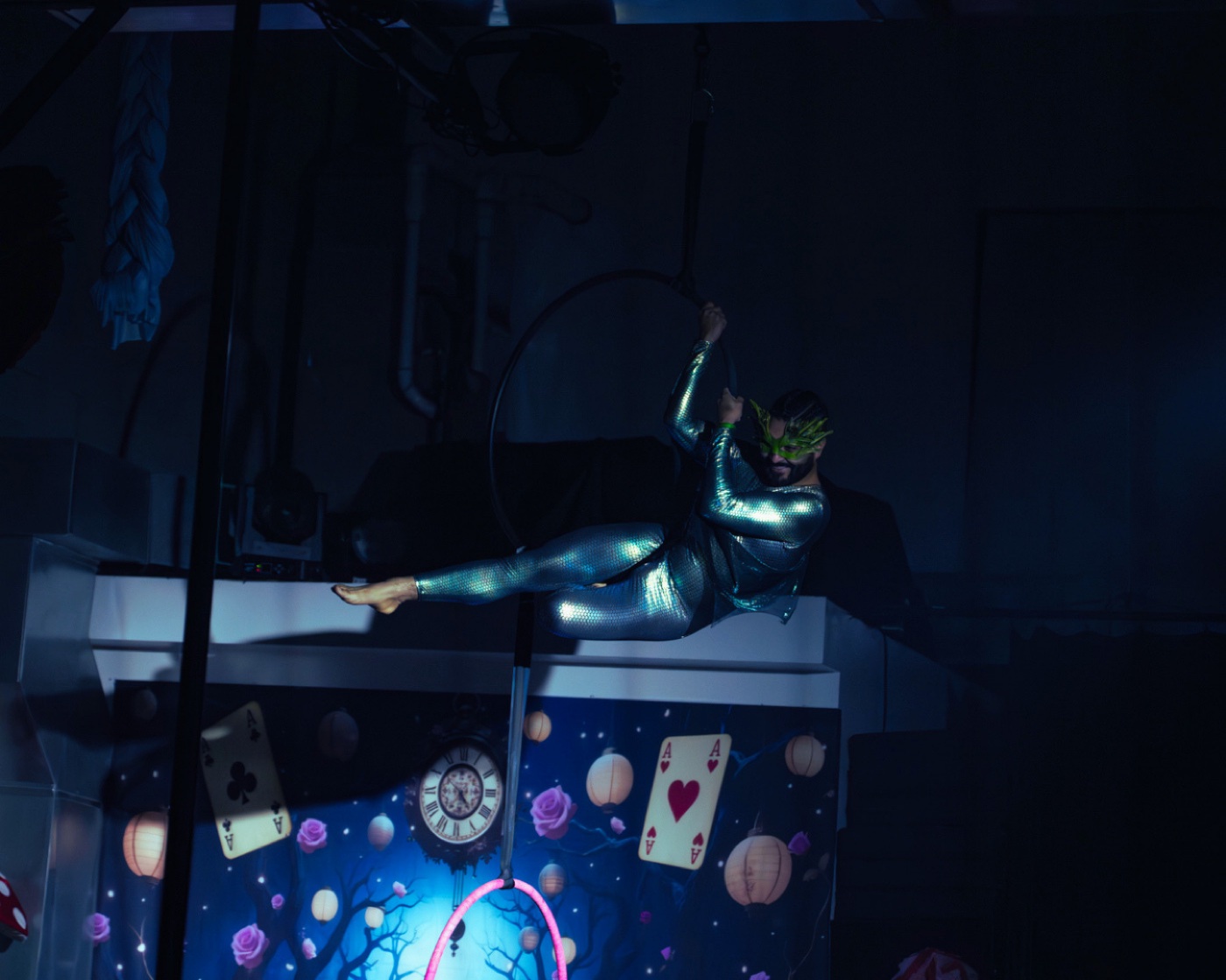 Lyra aerial hoop performance at Luna Aerial Dance & Performing Arts, Frederick Maryland. Photo: Erin White Photography
